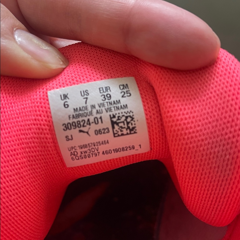 Pink X Lamelo Ball Mb.01 "Breast Cancer Awareness" Basketball Shoes. - Picture 4 of 4